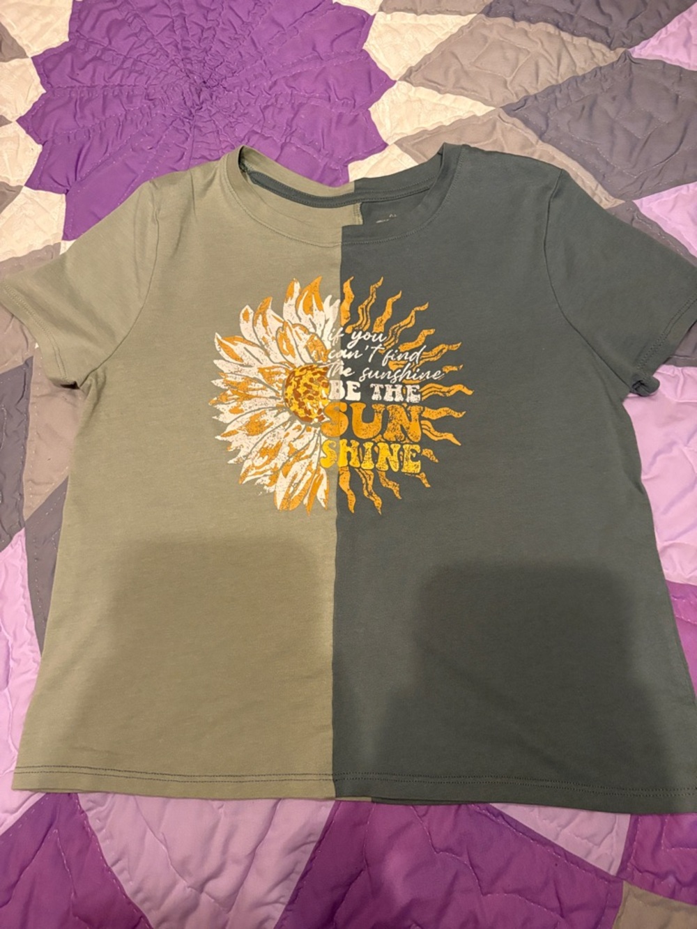 Girls' Two-Tone Sunflower Graphic Tee - Olive & Dark Green
